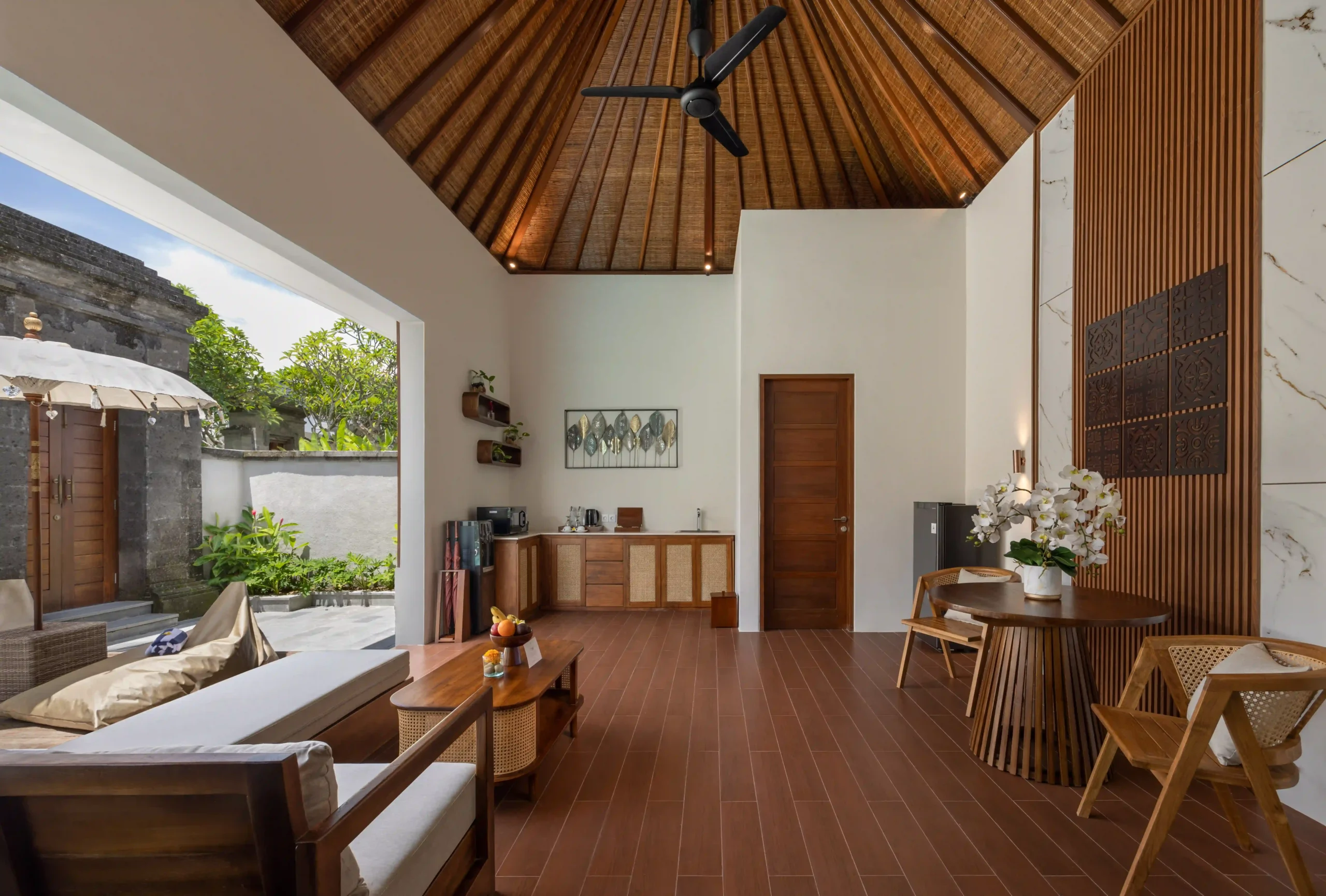 1br-deluxe-living-room