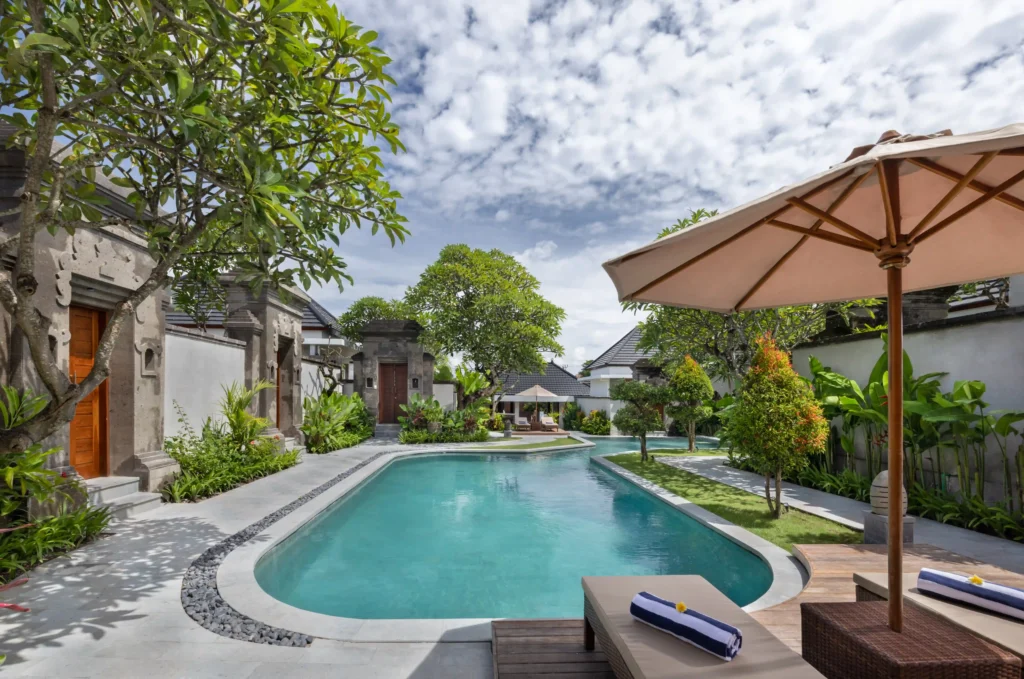 main-pool-5