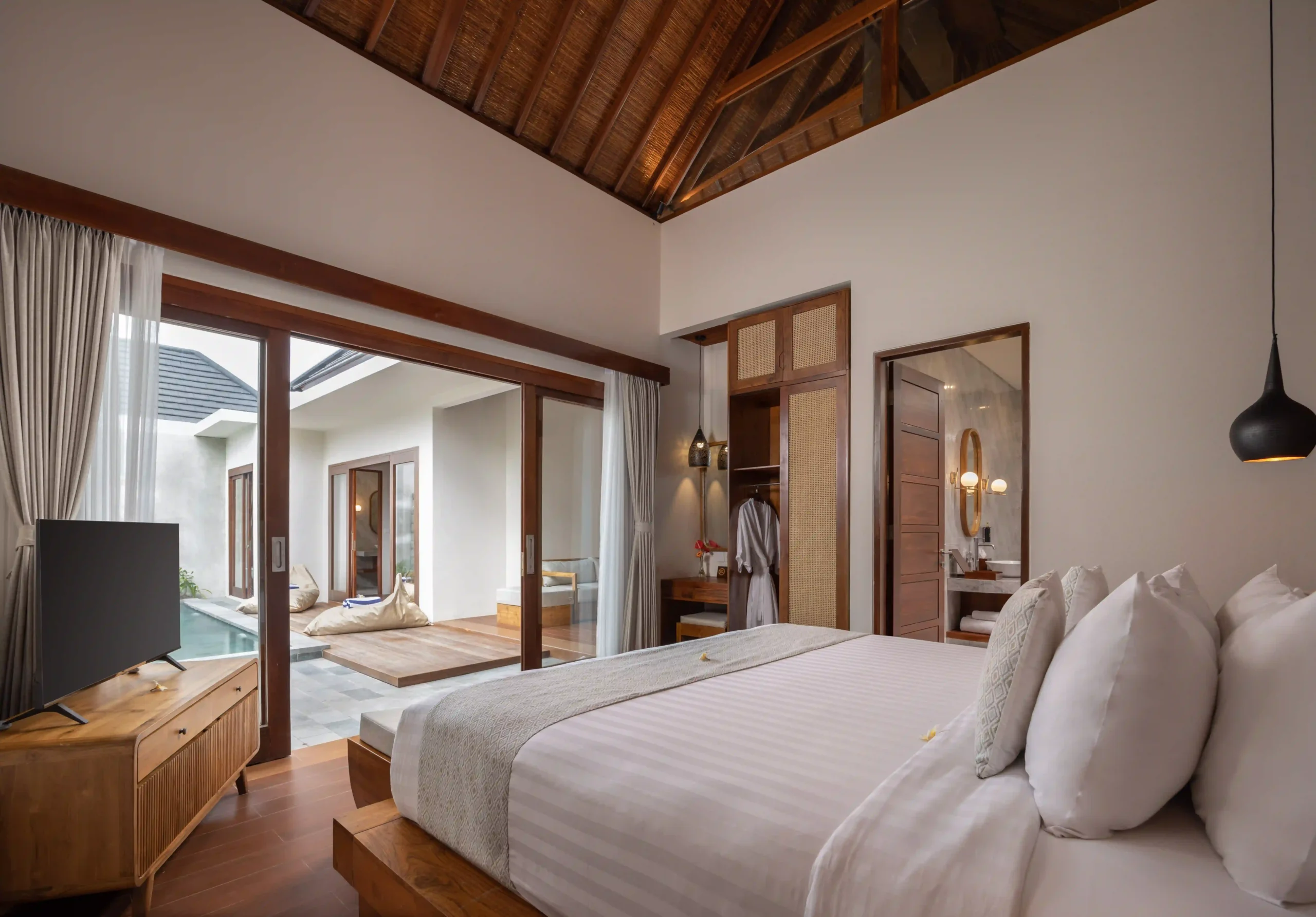 2-br-bed-room-king-size