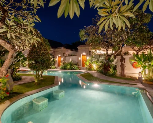 main_pool_night_3